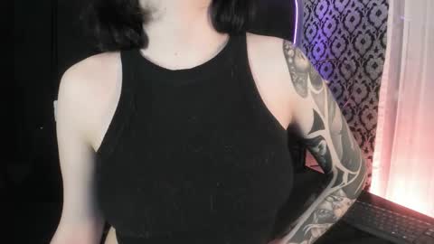 Ade  online show from February 5, 2026, 8:02 pm