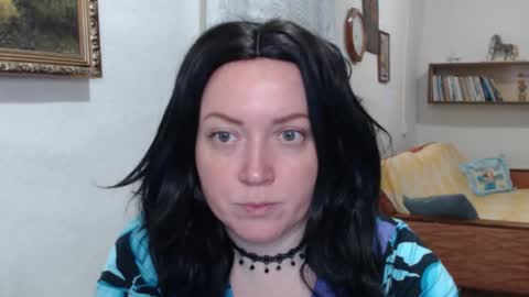 Adel online show from December 20, 2025, 1:18 pm