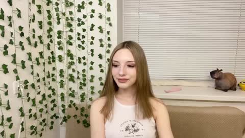 Snapshot of adele0_0 chatting on December 3, 2024, 2:38 pm Adele online show from December 3, 2024, 2:38 pm