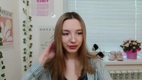 Snapshot of adele0_0 chatting on February 9, 2025, 12:52 pm Adele online show from February 9, 2025, 12:52 pm