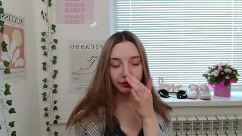 Snapshot of adele0_0 chatting on February 14, 2025, 11:10 am Adele online show from February 14, 2025, 11:10 am