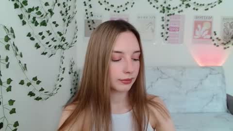 Snapshot of adele0_0 chatting on February 25, 2025, 9:53 am Adele online show from February 25, 2025, 9:53 am