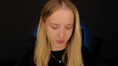 Snapshot of adele_armas chatting on May 7, 2026, 8:47 pm Adele online show from May 7, 2026, 8:47 pm