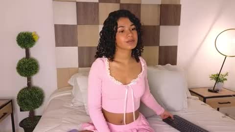 Snapshot of adele_carter_ chatting on February 11, 2025, 1:41 pm Andrea online show from February 11, 2025, 1:41 pm