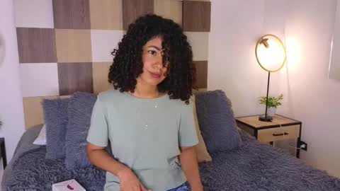 Snapshot of adele_carter_ chatting on February 24, 2025, 3:53 pm Andrea online show from February 24, 2025, 3:53 pm