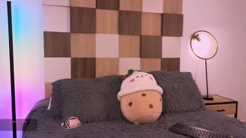 Snapshot of adele_carter_ chatting on October 15, 2025, 12:27 pm Andrea online show from October 15, 2025, 12:27 pm