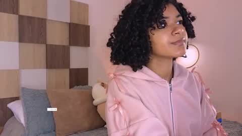 Snapshot of adele_carter_ chatting on February 13, 2026, 12:01 pm Andrea online show from February 13, 2026, 12:01 pm