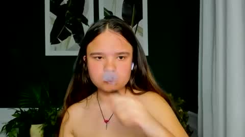 adelecruzz online show from April 25, 2026, 1:41 pm