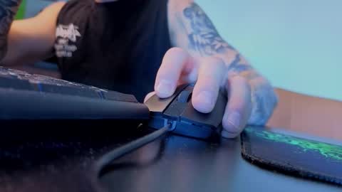 Adelia online show from September 12, 2025, 8:47 am