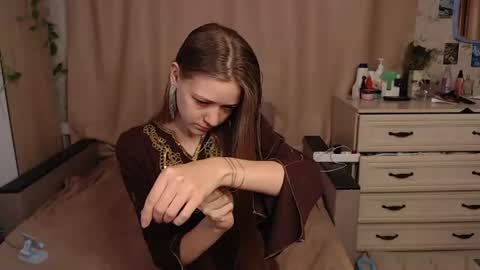 Snapshot of adelin_maxwell chatting on June 29, 2026, 3:23 pm Lina online show from June 29, 2026, 3:23 pm
