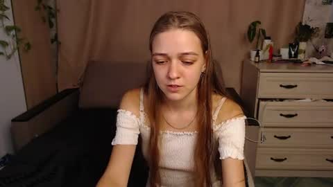Snapshot of adelin_maxwell chatting on July 11, 2026, 3:26 pm Lina online show from July 11, 2026, 3:26 pm