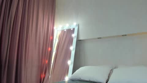 Adelina bliss online show from April 15, 2026, 9:27 am