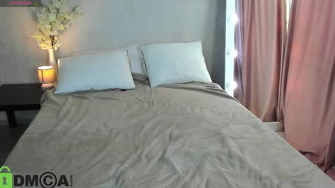 Snapshot of adelina_bliss chatting on April 28, 2026, 1:26 am Adelina bliss online show from April 28, 2026, 1:26 am