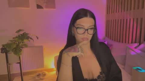 Adelinaacute online show from October 21, 2025, 9:04 pm