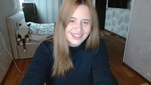 Snapshot of adelinalawson chatting on May 15, 2026, 5:25 am adelinalawson online show from May 15, 2026, 5:25 am