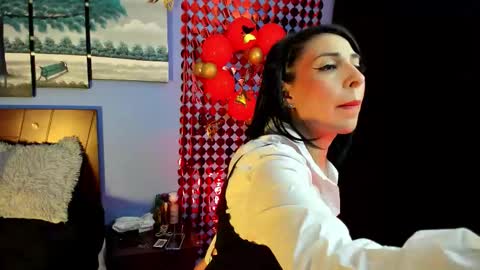 Adelle online show from September 10, 2025, 10:59 am