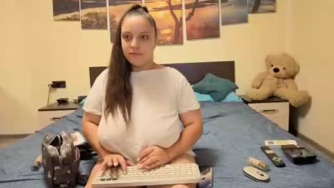 Snapshot of adellineee chatting on June 22, 2026, 8:39 pm Adellineee online show from June 22, 2026, 8:39 pm