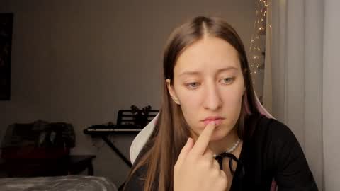 Adell online show from December 26, 2024, 10:31 pm