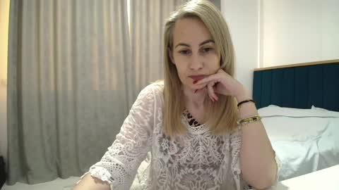 Snapshot of adellynrose chatting on May 9, 2026, 6:02 pm Adellyn online show from May 9, 2026, 6:02 pm