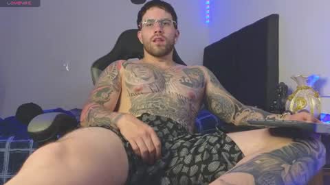 Snapshot of ades_lowe chatting on June 26, 2026, 5:01 am Ades online show from June 26, 2026, 5:01 am