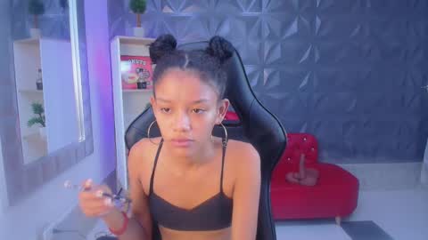 Snapshot of adisson_petite1 chatting on October 28, 2025, 12:09 pm adisson_petite1 online show from October 28, 2025, 12:09 pm