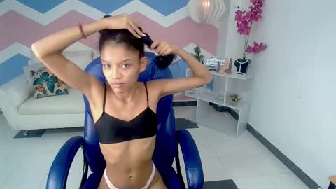 Snapshot of adisson_petite1 chatting on November 3, 2025, 12:17 pm adisson_petite1 online show from November 3, 2025, 12:17 pm