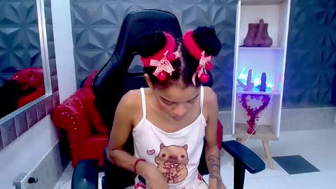 Snapshot of adisson_petite1 chatting on February 21, 2026, 5:36 pm adisson_petite1 online show from February 21, 2026, 5:36 pm