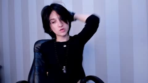 Snapshot of adonbev chatting on May 2, 2026, 5:23 am adonbev online show from May 2, 2026, 5:23 am