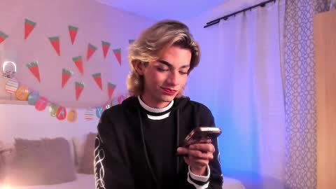 Adonis  online show from April 1, 2026, 5:08 am