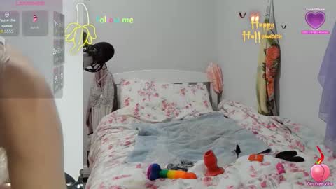 Snapshot of adonisblossoms chatting on October 26, 2025, 11:20 pm adonisblossoms online show from October 26, 2025, 11:20 pm