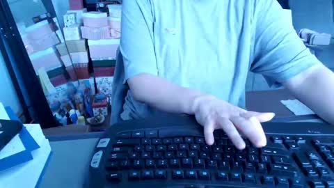 Snapshot of adorable22 chatting on February 7, 2025, 5:51 pm adorable22 online show from February 7, 2025, 5:51 pm