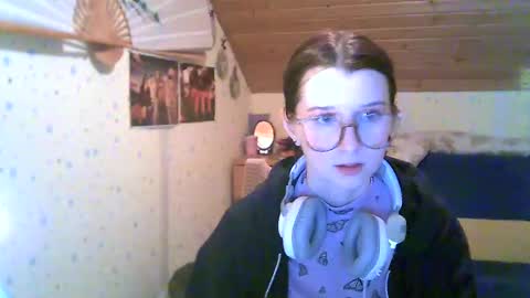 Snapshot of adorable_sparkle chatting on February 12, 2025, 4:00 pm adorable_sparkle online show from February 12, 2025, 4:00 pm