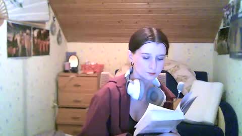 Snapshot of adorable_sparkle chatting on February 19, 2025, 4:22 pm adorable_sparkle online show from February 19, 2025, 4:22 pm