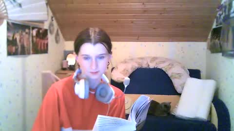 Snapshot of adorable_sparkle chatting on February 19, 2025, 7:27 pm adorable_sparkle online show from February 19, 2025, 7:27 pm