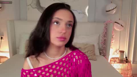 adoracortes online show from November 29, 2025, 5:10 am