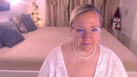 Cryna online show from December 18, 2024, 3:58 am