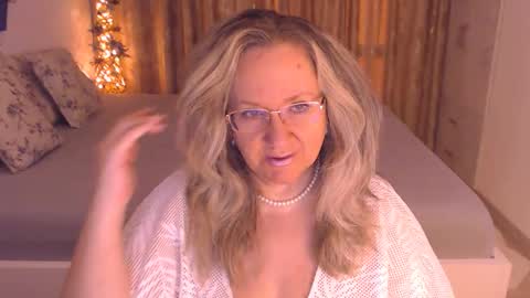 Cryna online show from January 10, 2026, 2:19 pm