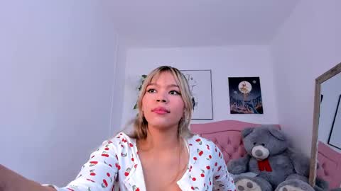 Snapshot of adria_ross chatting on February 19, 2025, 5:06 pm Adriana online show from February 19, 2025, 5:06 pm