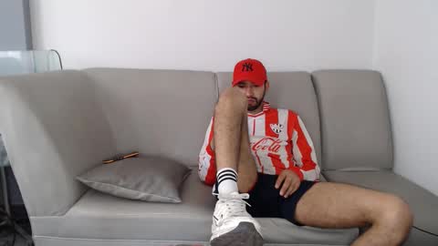 Snapshot of adrian_falcon chatting on June 5, 2026, 6:57 pm Adrian Falcon online show from June 5, 2026, 6:57 pm