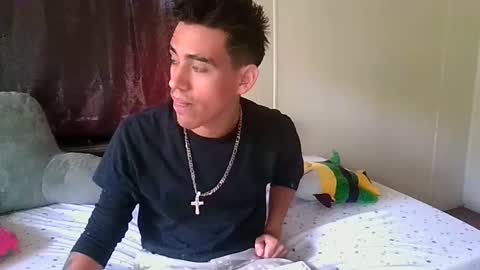 adrian_peter22cm online show from May 12, 2026, 8:39 pm
