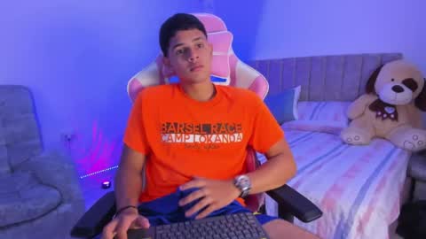 ADRIAN online show from April 18, 2026, 7:07 pm