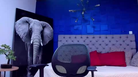 Snapshot of adrian_rae chatting on September 10, 2025, 12:32 am   online show from September 10, 2025, 12:32 am