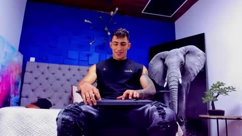 Snapshot of adrian_rae chatting on September 10, 2025, 6:19 pm   online show from September 10, 2025, 6:19 pm