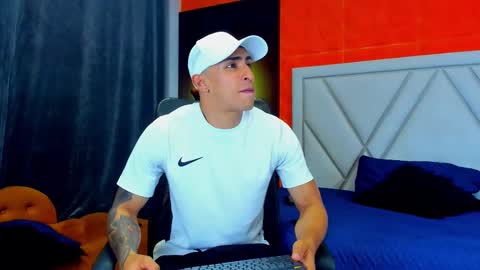 Snapshot of adrian_rae chatting on September 24, 2025, 6:11 pm   online show from September 24, 2025, 6:11 pm