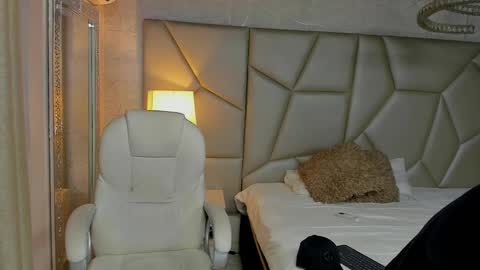 Snapshot of adrian_rae chatting on October 4, 2025, 11:52 am   online show from October 4, 2025, 11:52 am