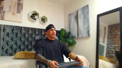 Snapshot of adrian_rae chatting on October 7, 2025, 5:43 pm   online show from October 7, 2025, 5:43 pm