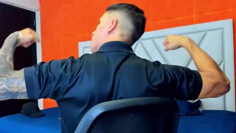 Snapshot of adrian_rae chatting on October 13, 2025, 6:08 pm   online show from October 13, 2025, 6:08 pm