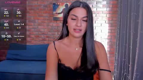 Adriana online show from October 28, 2025, 5:00 am