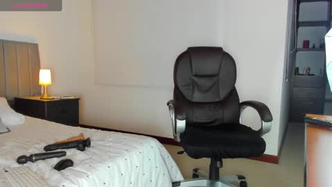 Adriana online show from March 7, 2025, 2:25 am