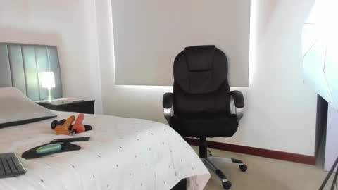 Adriana online show from November 23, 2025, 7:02 pm